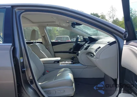 2014 Acura Rlx z USA, uszkodzony, nr VIN JH4KC1F53EC002869